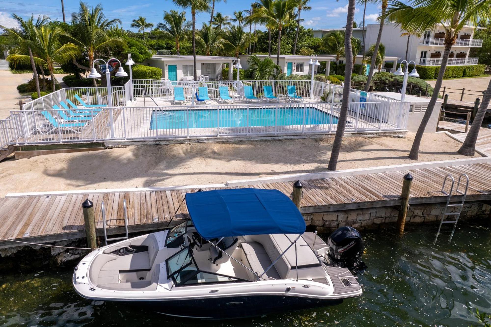 Fisher Inn Resort & Marina Исламорада Екстериор снимка